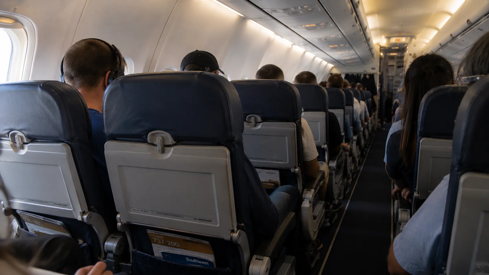 El lugar más seguro para sentarse en un avión - lo que dicen los datos y los expertos