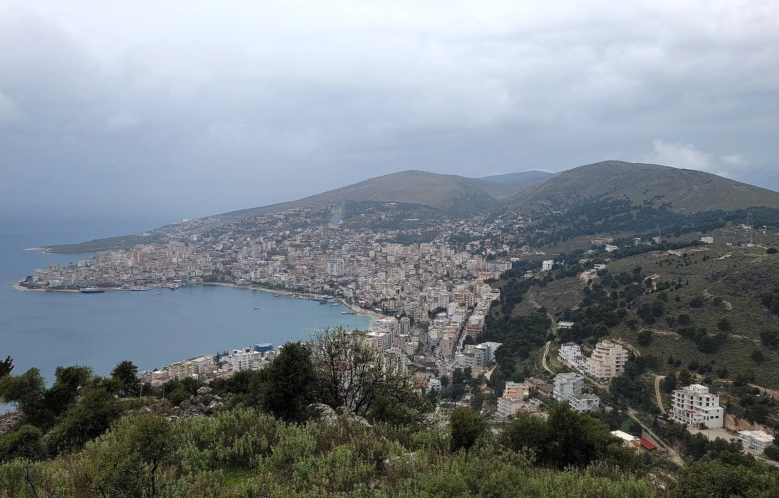 Pamje e qytetit Sarandë