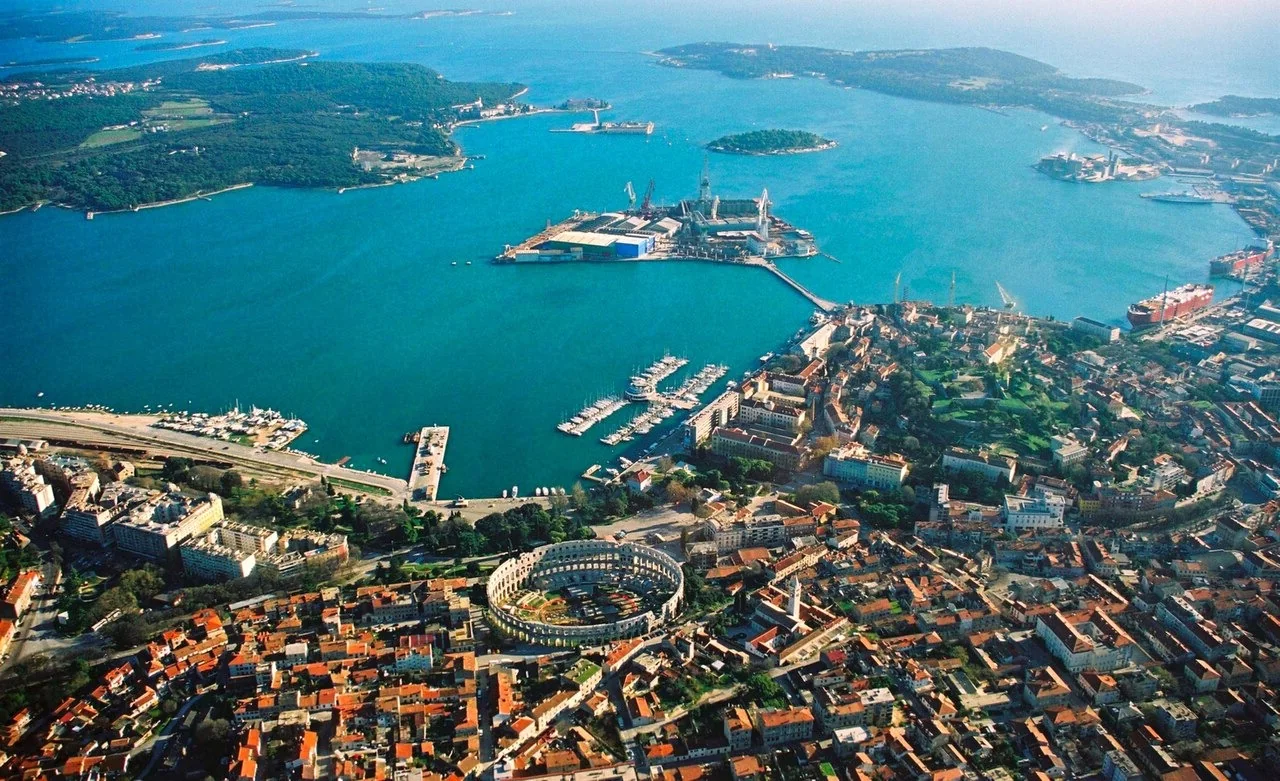 Pogled na grad Pula