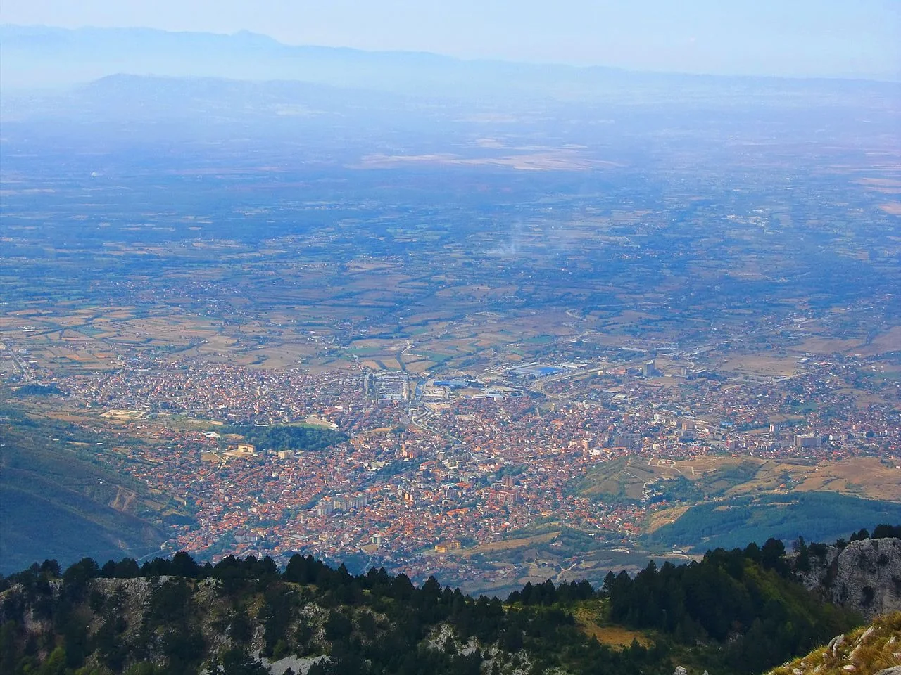 Pamje e qytetit Peja